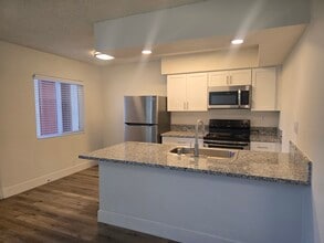 Courtyard 525 in Las Vegas, NV - Building Photo - Building Photo