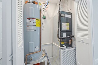 212 Franklin Crossing Rd in Franklin, MA - Building Photo - Building Photo