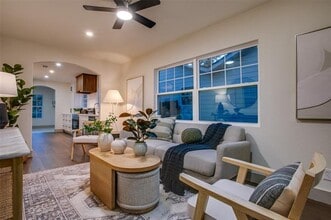 1122 Wilbur St in Dallas, TX - Building Photo - Building Photo