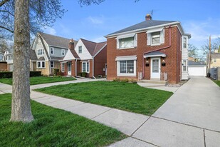 2030 N 86th St, Unit 2030 in Wauwatosa, WI - Building Photo