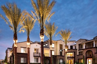 Los Alisos at Mission Viejo in Mission Viejo, CA - Foto de edificio - Building Photo