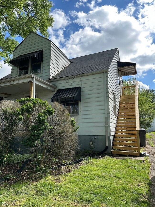 property at 1318 Highland Park Dr