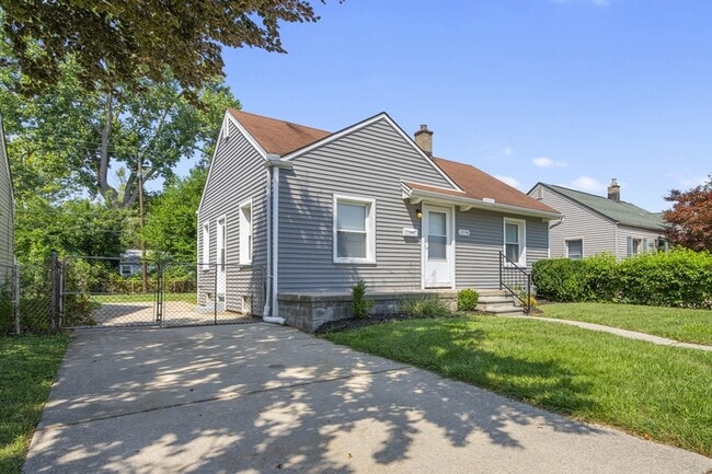 13748 Helen St in Southgate, MI - Building Photo - Building Photo
