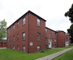993 O'connor Dr in Toronto, ON - Building Photo