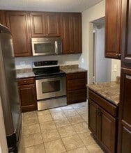 1435 Bobolink Pl in Brentwood, MO - Foto de edificio - Building Photo