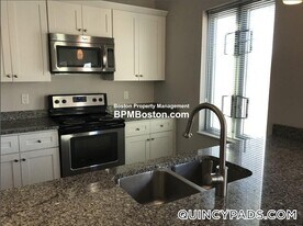 10 Merrymount Rd in Quincy, MA - Building Photo