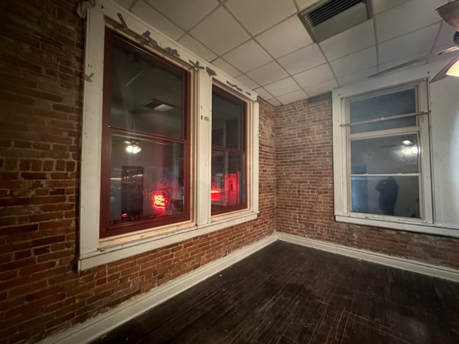 112 W McPherson in Kirksville, MO - Foto de edificio - Building Photo