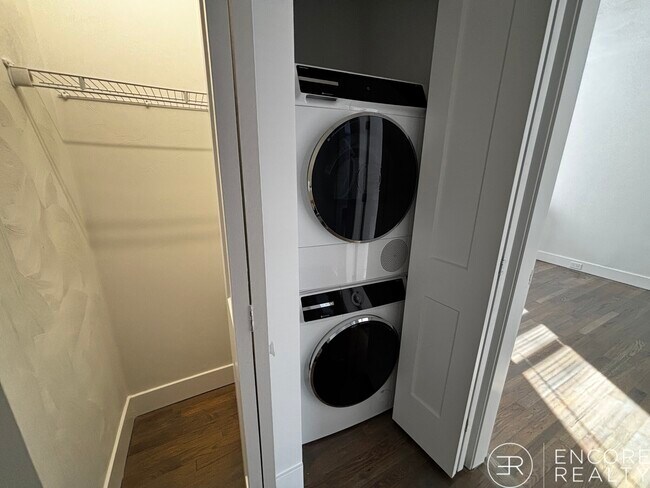 65 Park Dr, Unit 111-44 in Boston, MA - Foto de edificio - Building Photo