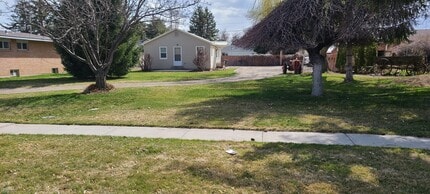 425 Center St E in Kimberly, ID - Building Photo - Building Photo