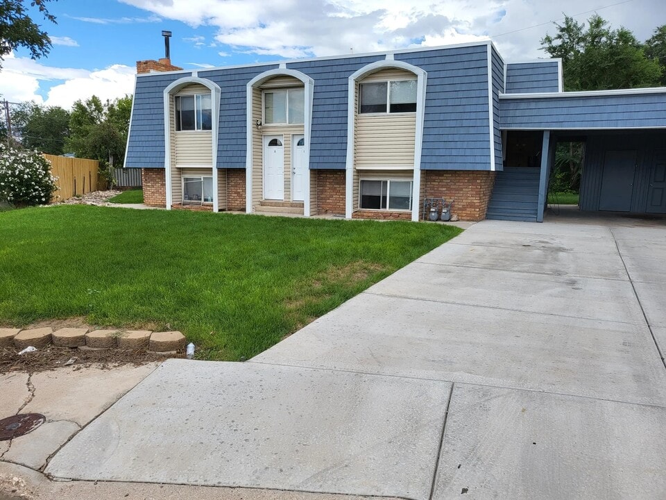 1034 Bulloch Cir, Unit B in Cedar City, UT - Building Photo