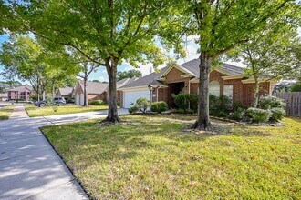12210 Ferncrest Ct in Houston, TX - Building Photo - Building Photo