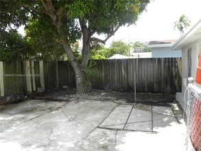 214 NW 49th Ave in Miami, FL - Building Photo - Building Photo