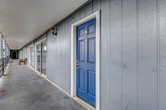 7527 Gulf Fwy in Houston, TX - Building Photo - Building Photo