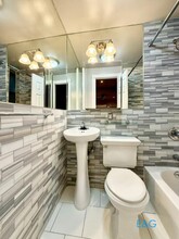 382 E 10th St in New York, NY - Building Photo - Building Photo
