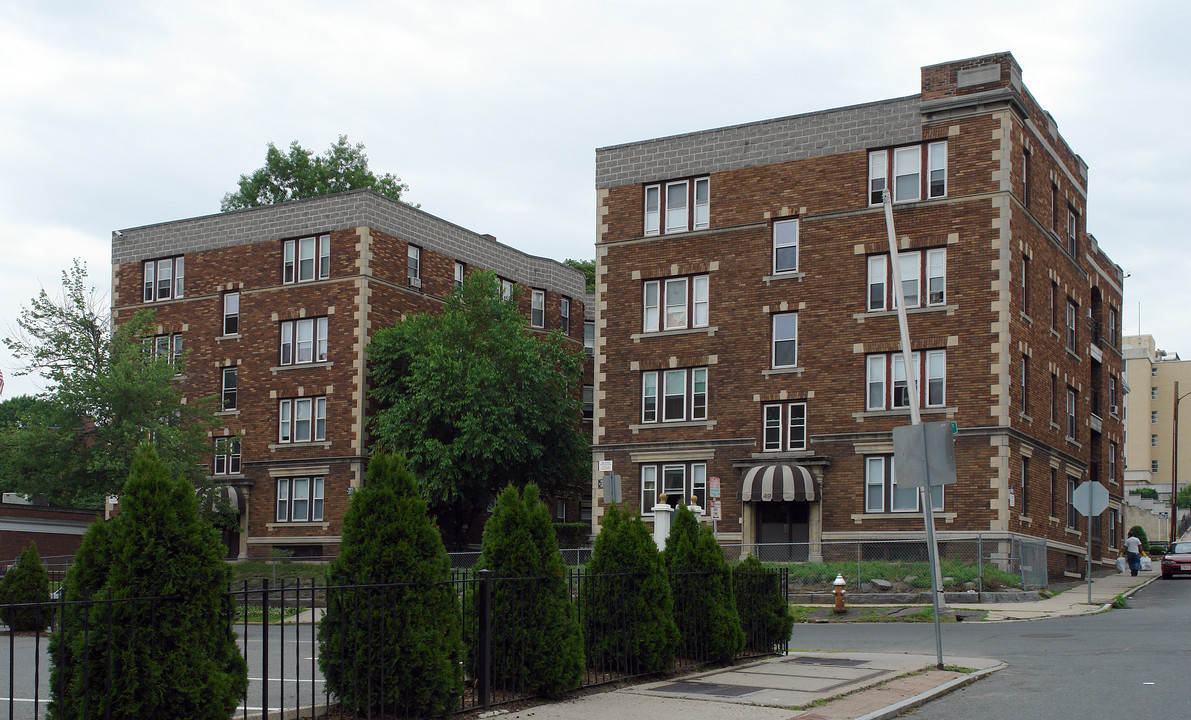 41-49 School St in Springfield, MA - Foto de edificio