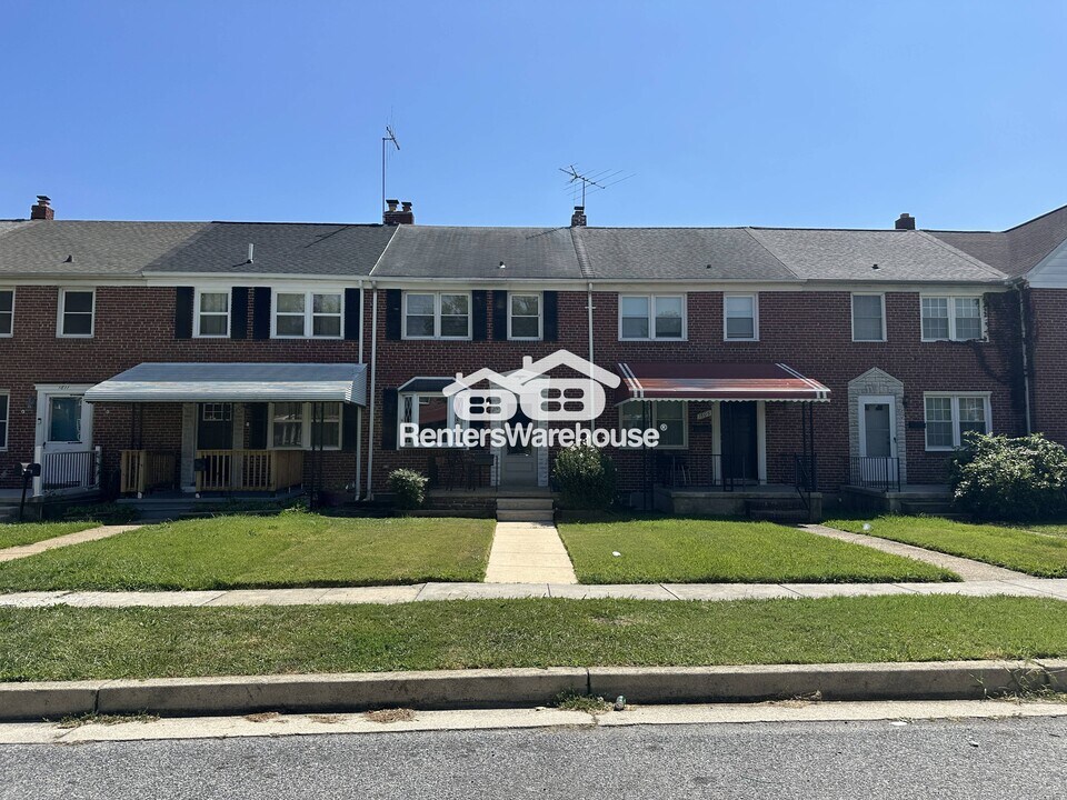 1807 Yakona Rd in Parkville, MD - Building Photo