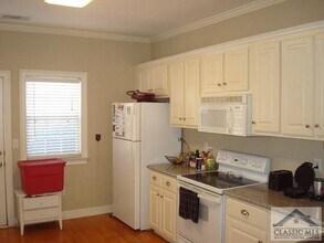 460 Barnett Shoals Rd, Unit E3 in Athens, GA - Building Photo - Building Photo