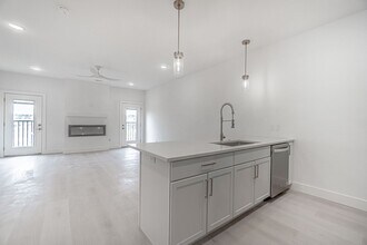 2665 SW Livingston Square in Bentonville, AR - Building Photo - Building Photo