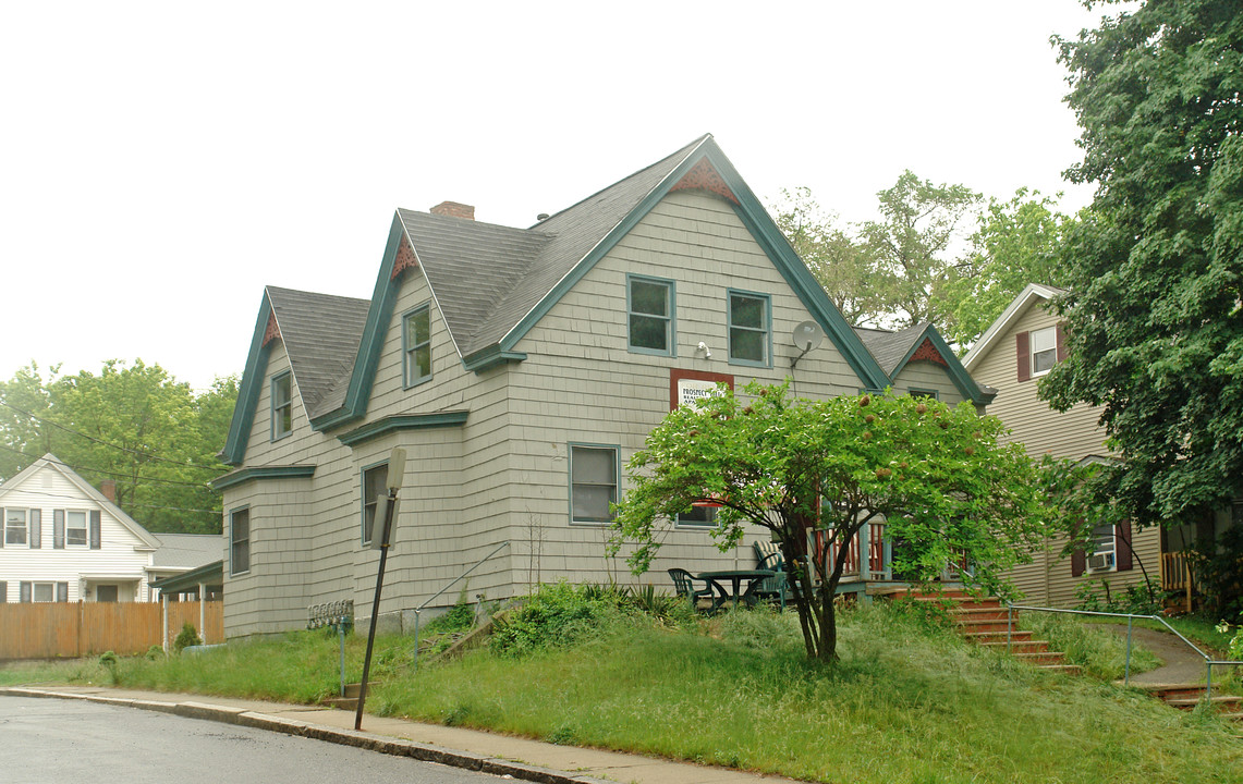 18 Canal St in Nashua, NH - Building Photo