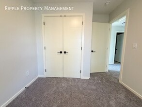 9303-9123 123 Ave NW in Edmonton, AB - Building Photo - Building Photo