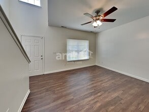 15730 Lakepoint Forest Dr in Charlotte, NC - Foto de edificio - Building Photo