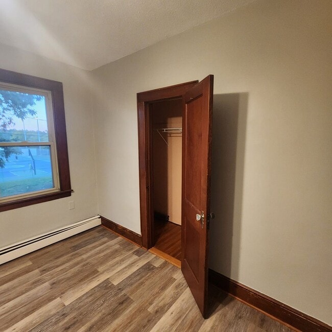 266 Grove St in New Britain, CT - Building Photo - Building Photo