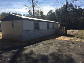 2054 Krist Ln in Pineville, LA - Building Photo