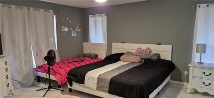 505 Causeway Dr in Lehigh Acres, FL - Foto de edificio - Building Photo