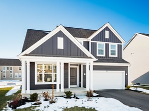 127 Silver Pne Ln in Lewis Center, OH - Foto de edificio - Building Photo