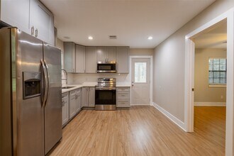 12028 Cedar Ln in Conroe, TX - Building Photo - Building Photo