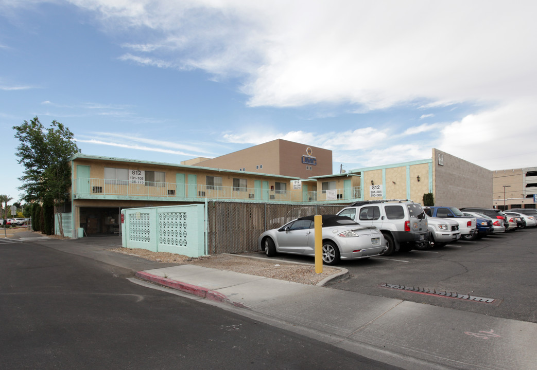 Willow Lane Apartments in Las Vegas, NV - Building Photo