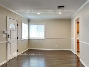 10751 Woodward Ave in Los Angeles, CA - Foto de edificio - Building Photo