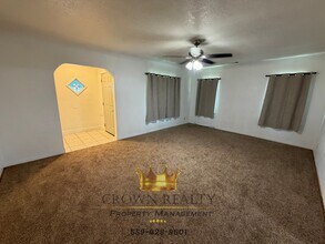 893 E Academy Ave in Tulare, CA - Building Photo - Building Photo
