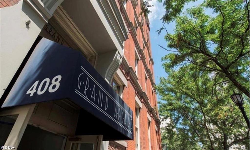 408 W Saint Clair Ave, Unit 230 in Cleveland, OH - Foto de edificio