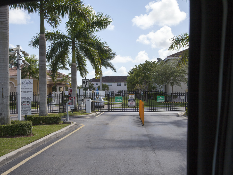 Portofino Villas West in Homestead, FL - Building Photo