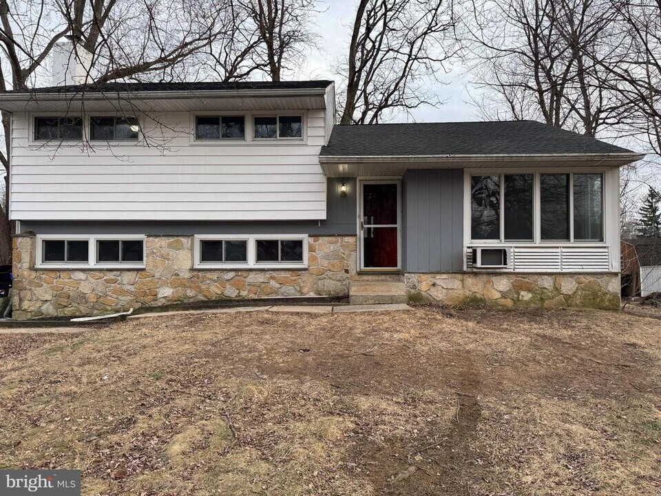 510 Winding Way in Exton, PA - Building Photo