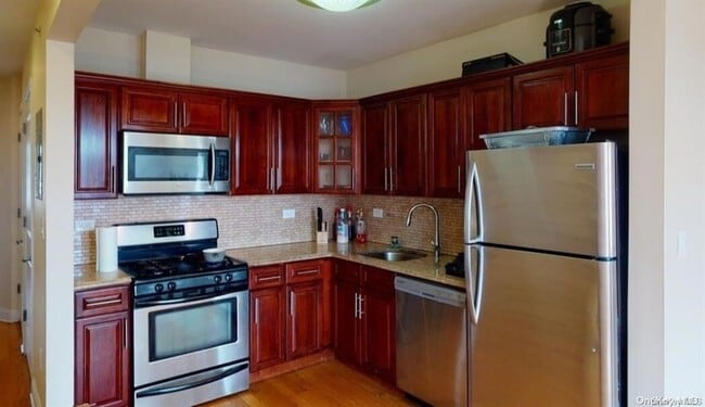 property at 1002 E 35th St