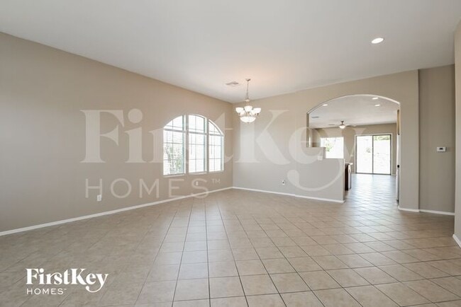 1254 W Lyle Ln in Oro Valley, AZ - Building Photo - Building Photo