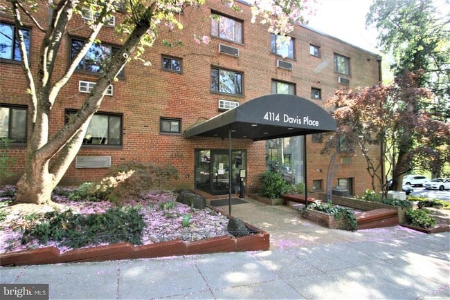 property at 4114 Davis Pl NW