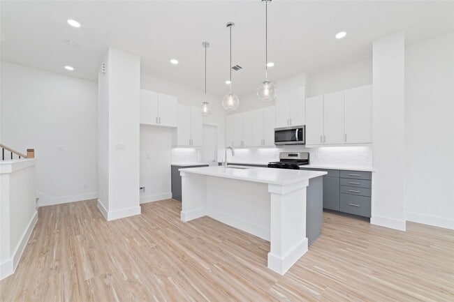 property at 2103 Holman St