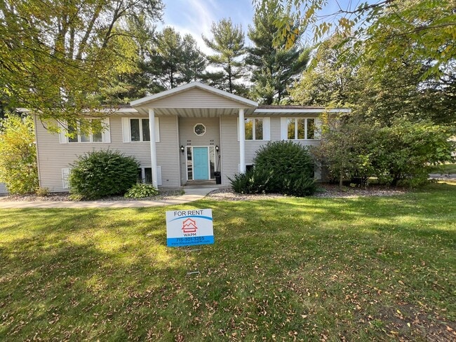 property at 638-638 44th Ave S