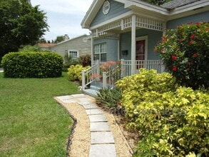 826 Hollingsworth Rd in Lakeland, FL - Foto de edificio - Building Photo