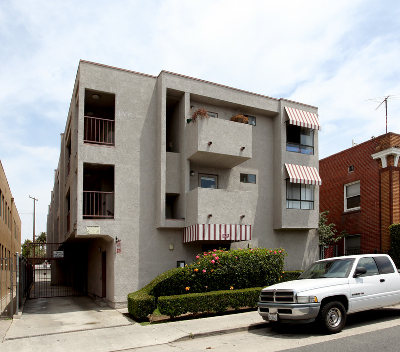 1835 E 4th St in Long Beach, CA - Foto de edificio