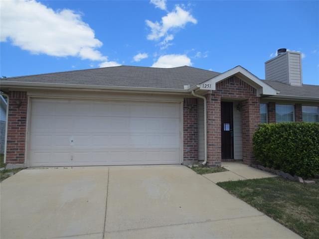 1251 Cleardale Dr in Dallas, TX - Building Photo