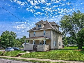 509 Elm St, Unit 2 in Slippery Rock, PA - Building Photo