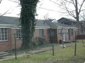 Oakwood Apartments in Birmingham, AL - Building Photo - Building Photo