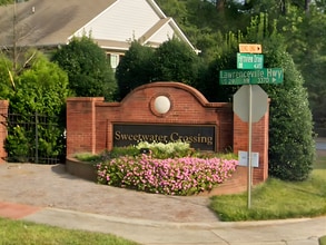 3316 Fernview Dr in Lawrenceville, GA - Foto de edificio - Building Photo