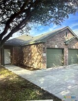 213 Anne Louise Dr in New Braunfels, TX - Building Photo
