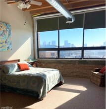 234 E Reservoir Ave, Unit #607 in Milwaukee, WI - Foto de edificio - Building Photo