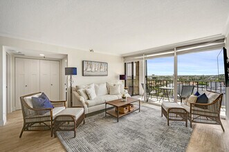 1300 Jimmy Buffett Mem Hwy in Jupiter, FL - Building Photo - Building Photo